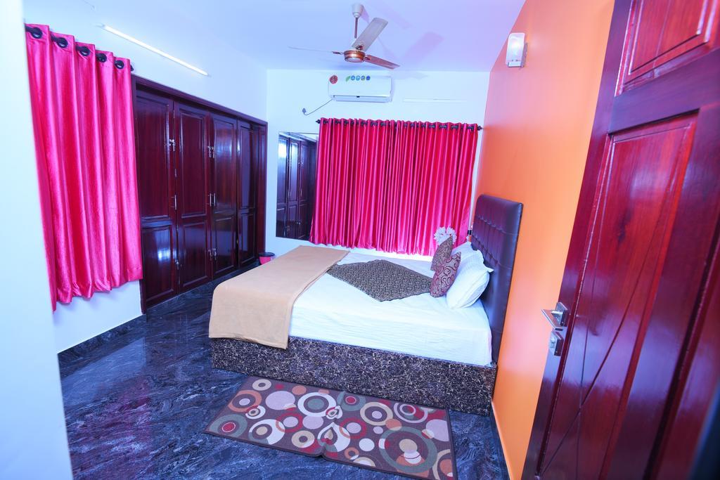 Beersheba Three Bed Room A/C Apartments Thiruvananthapuram Dış mekan fotoğraf